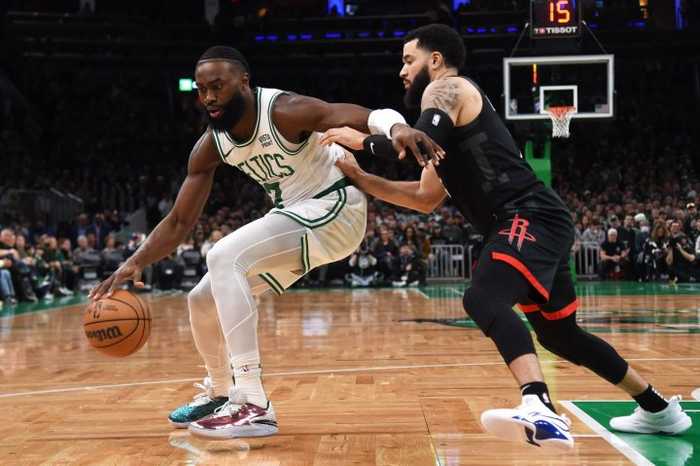 记者模拟四队大交易：火箭7换2得到杰伦·布朗 小贾+墨菲加盟绿军